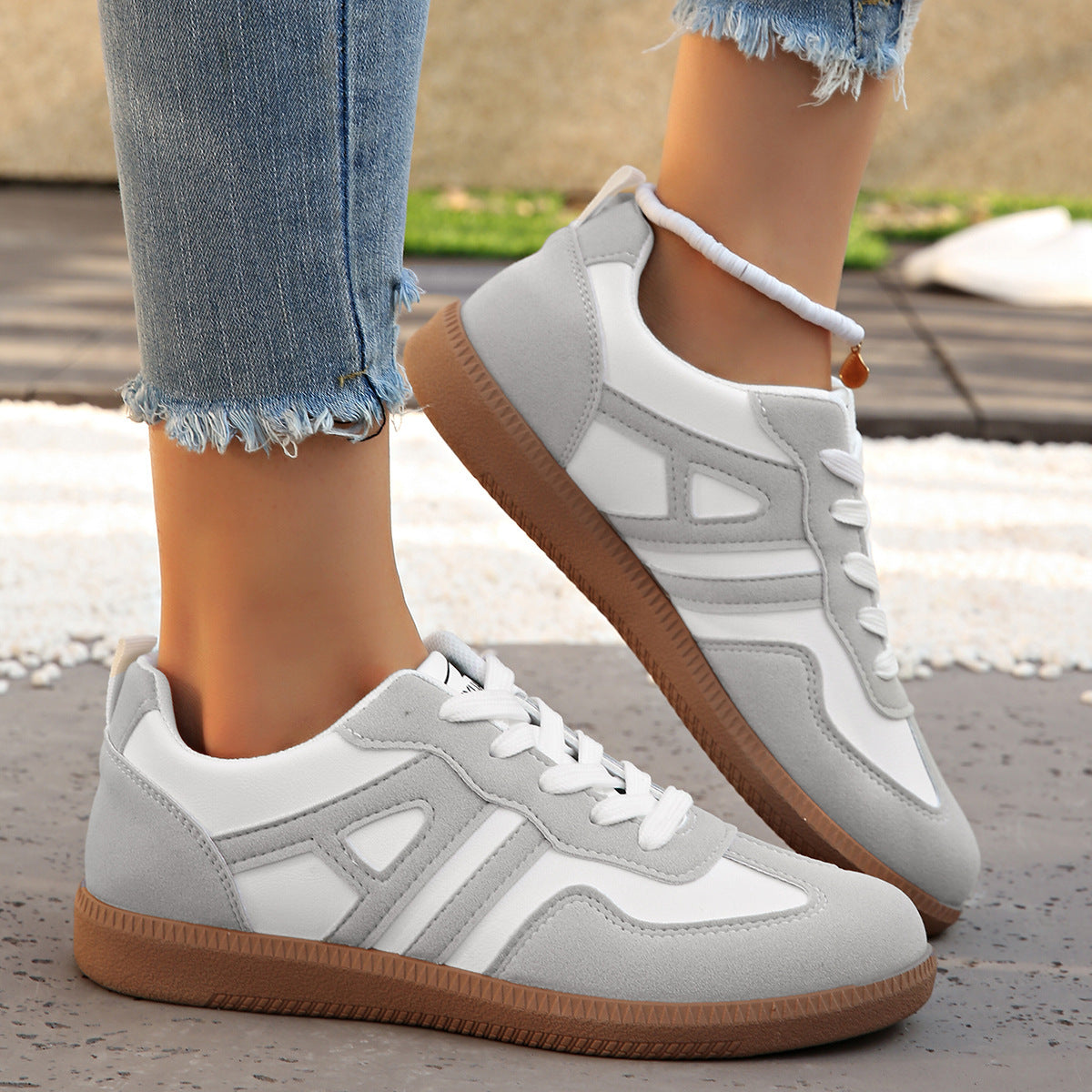 Retro Color Matching Lace-up Lightweight Jogging Women's Shoes